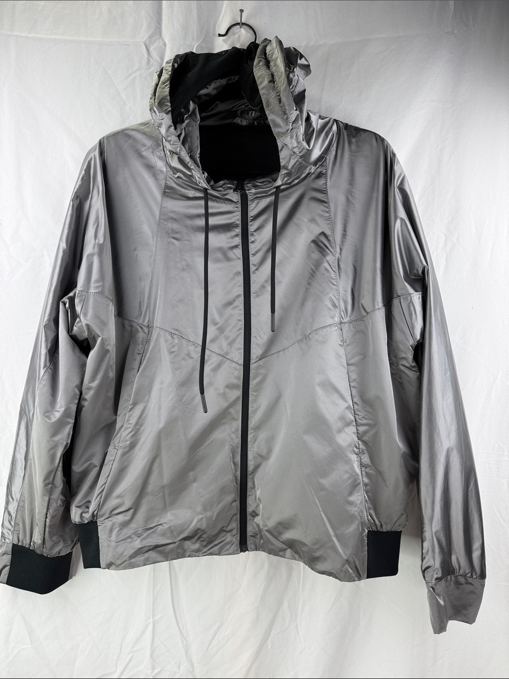 ZYIA Active Women’s Size Large Silver Metallic Gray Hooded Windbreaker Jacket